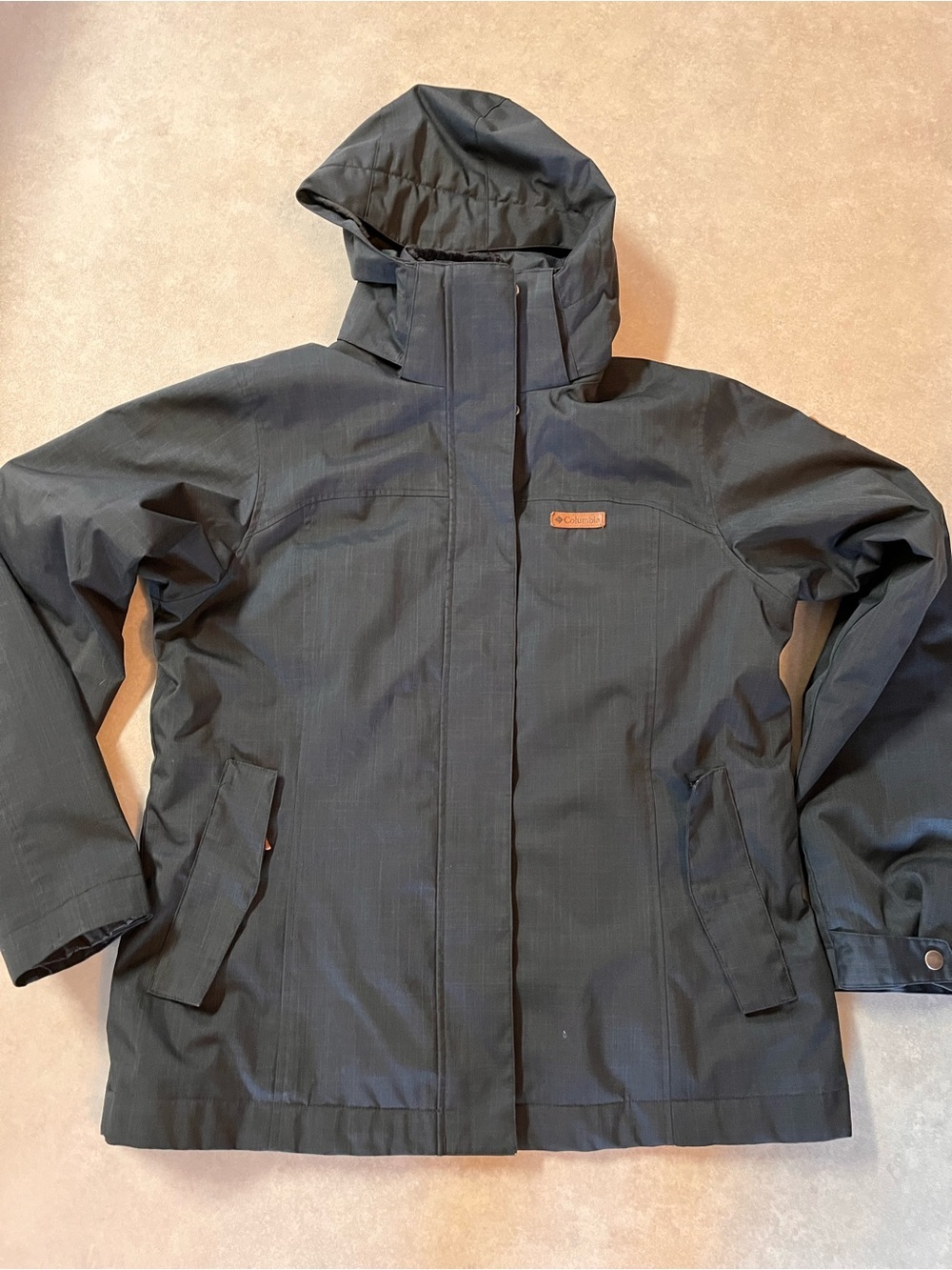 Columbia dark grey Hooded Parka Jacket
Faux Fur Trim
Large
Fall winter - Picture 10 of 10
